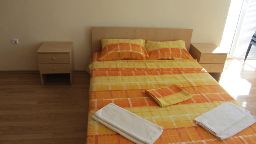 Apartments Bizone Kavarna Oda fotoğraf