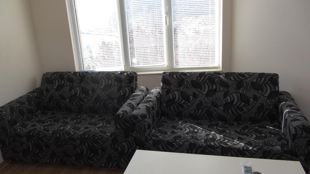 Apartments Bizone Kavarna Oda fotoğraf